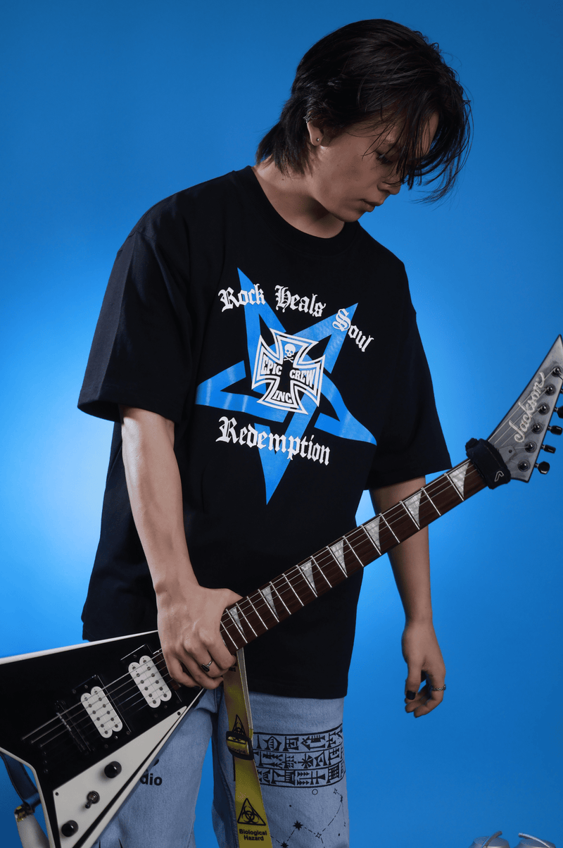 Pentagram Tee with Model5